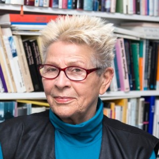Senator-Biermann-Ratjen-Medaille an die Autorin Jutta Heinrich verliehen Senator-Biermann-Ratjen-Medaille an die Autorin Jutta Heinrich verliehen