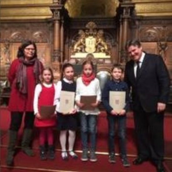 Wettbewerbsfest: Knapp 2.000 Schülerinnen und Schüler im Rathaus geehrt Wettbewerbsfest: Knapp 2.000 Schülerinnen und Schüler im Rathaus geehrt
