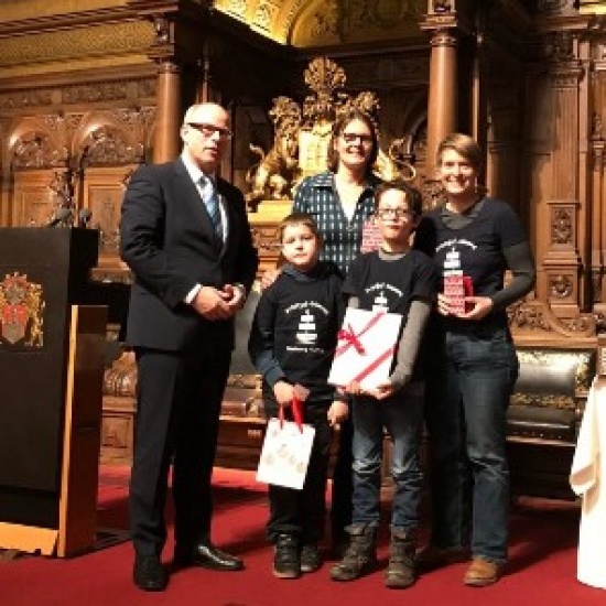 Bis 15.04.2019: Büchertürme-Kreativ-Wettbewerb 2019 Bis 15.04.2019: Büchertürme-Kreativ-Wettbewerb 2019